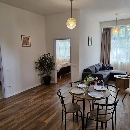 Centro 1 Apartment *